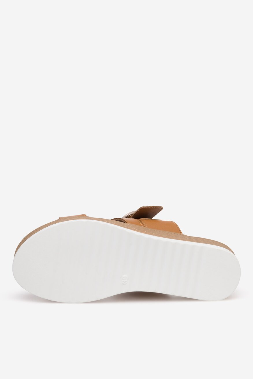 
                Шльопанець Lasocki ВЕРБЛЮЖИЙ - 5905588636366