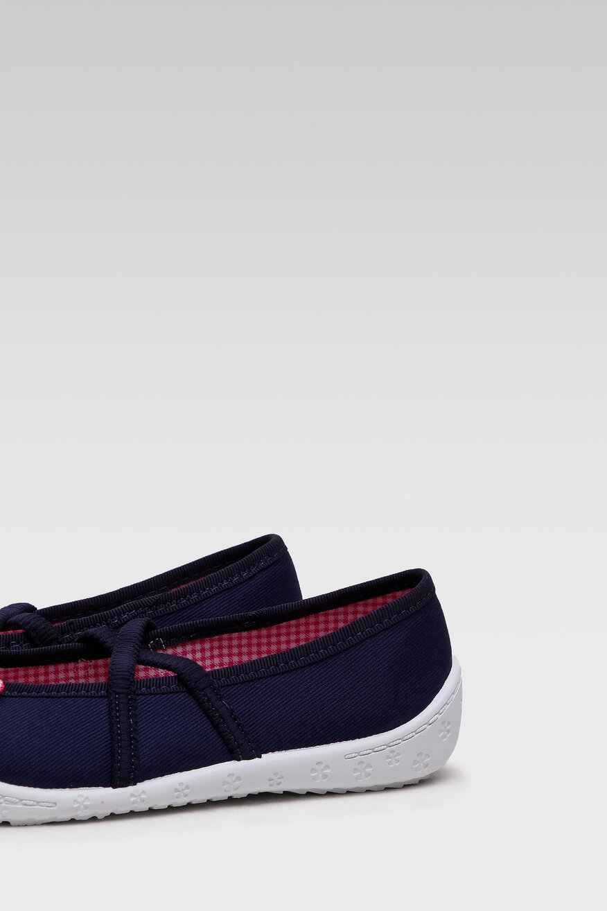 
                MB - Kapcie z aplikacją granatowe - 5904248262440