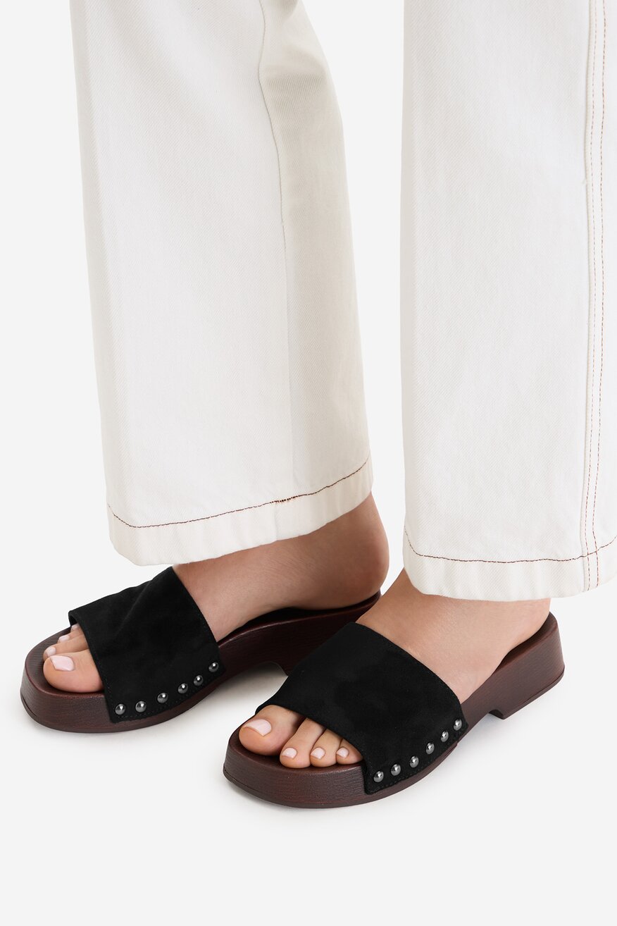 
                Шльопанець Jenny ЧОРНИЙ - 5906751899694