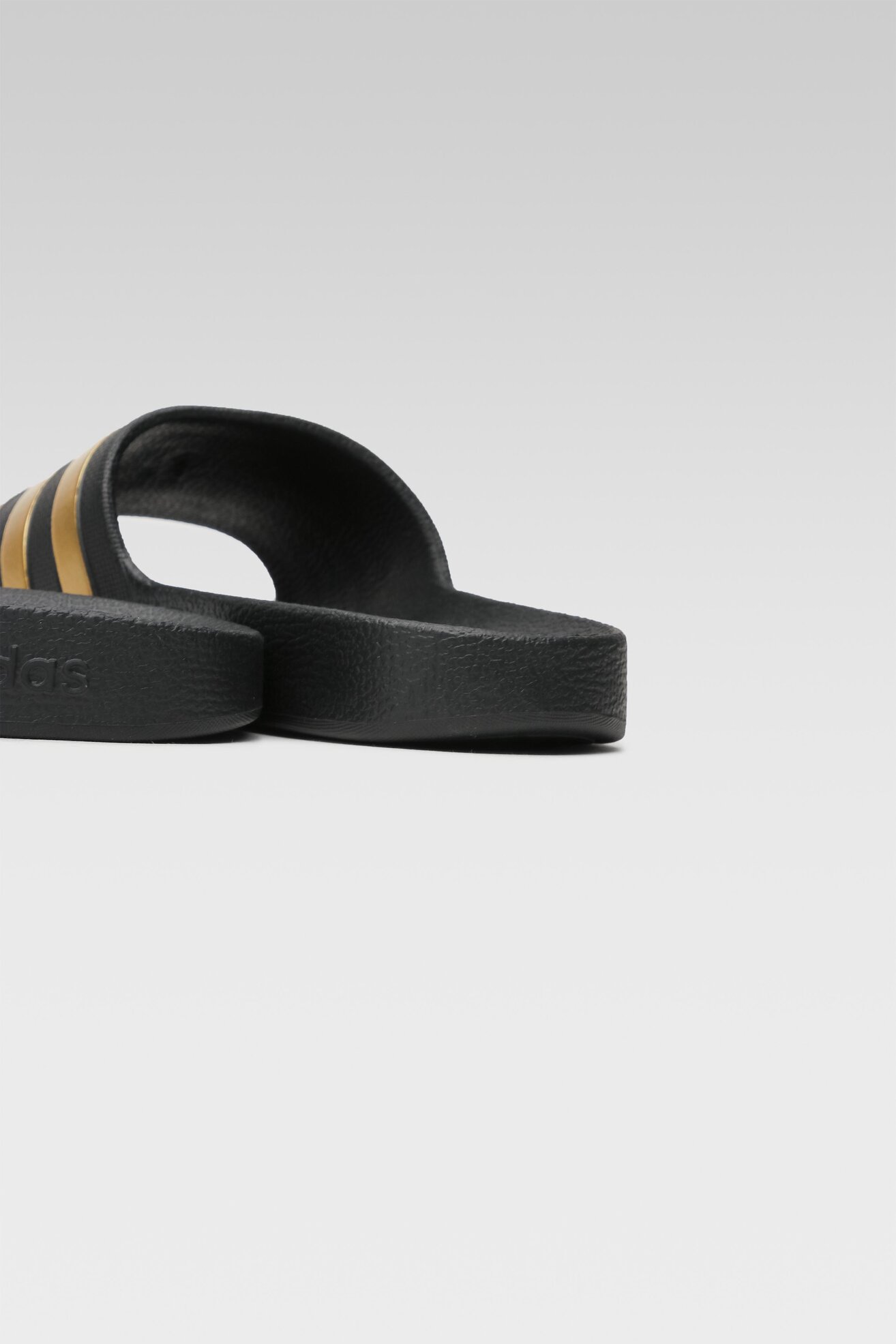 Klapki basenowe adidas ADILETTE AQUA EG1758 Czarny