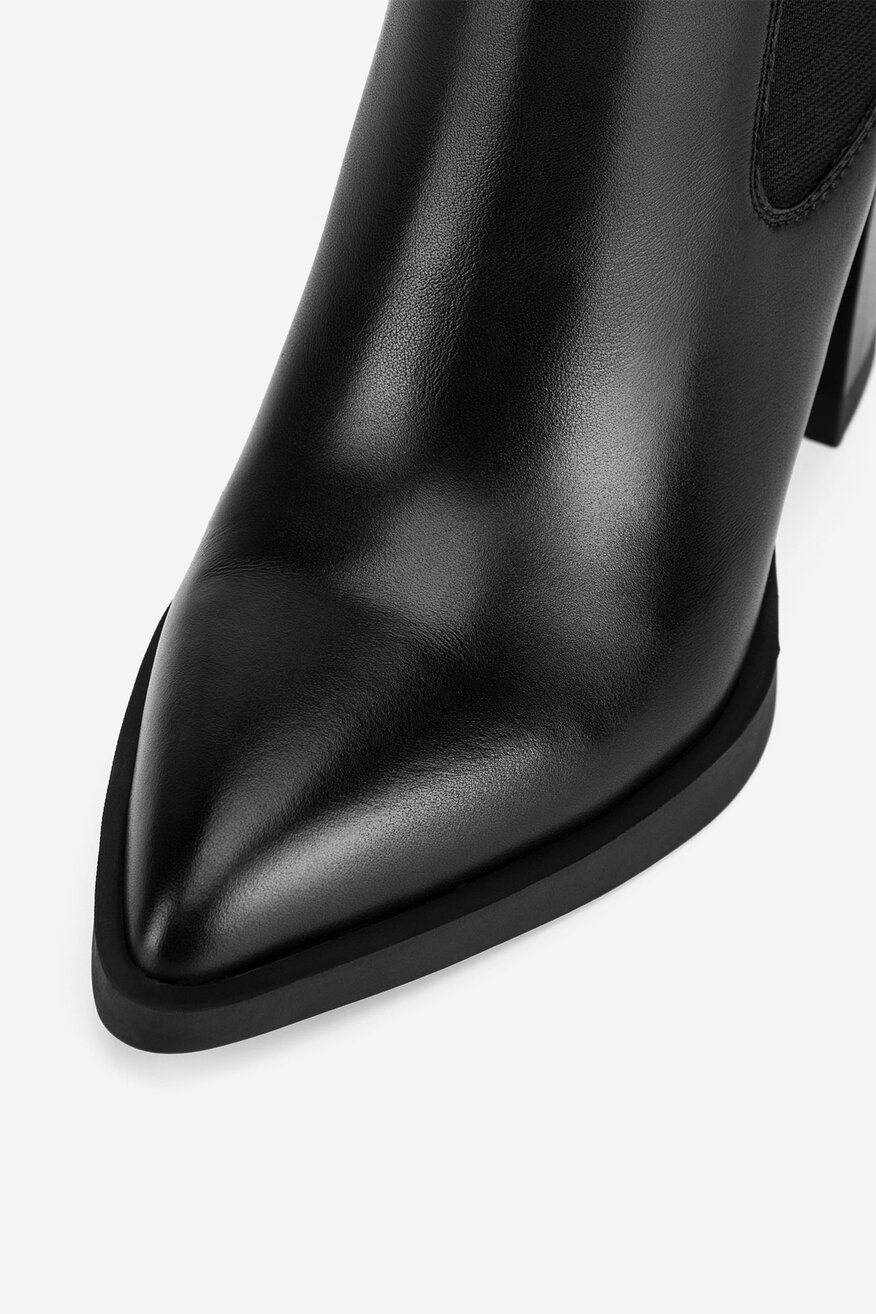 
                Ghete EVA MINGE NEGRU - 5905588987390