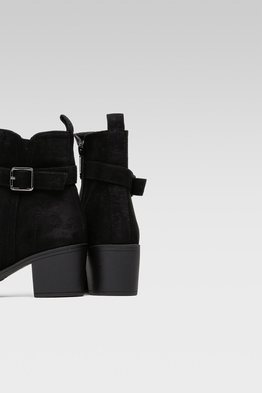 
                Jenny Fairy - Botki skórzane wsuwane - 5904862199788