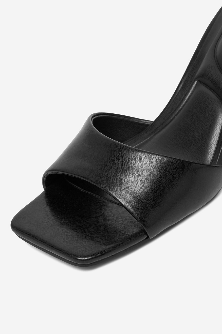 
                Jenny - Klapki - 5906751709290