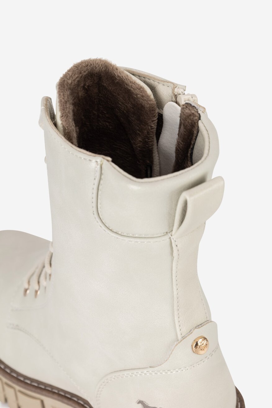 
                Боти Mustang БЯЛ - 5905588863731