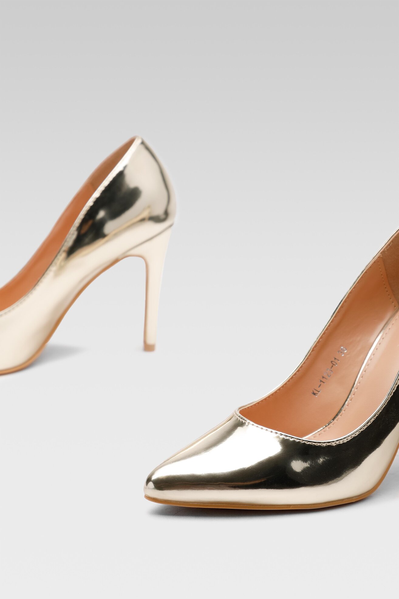 Czółenka Naomi KL-1123-01 Złoty