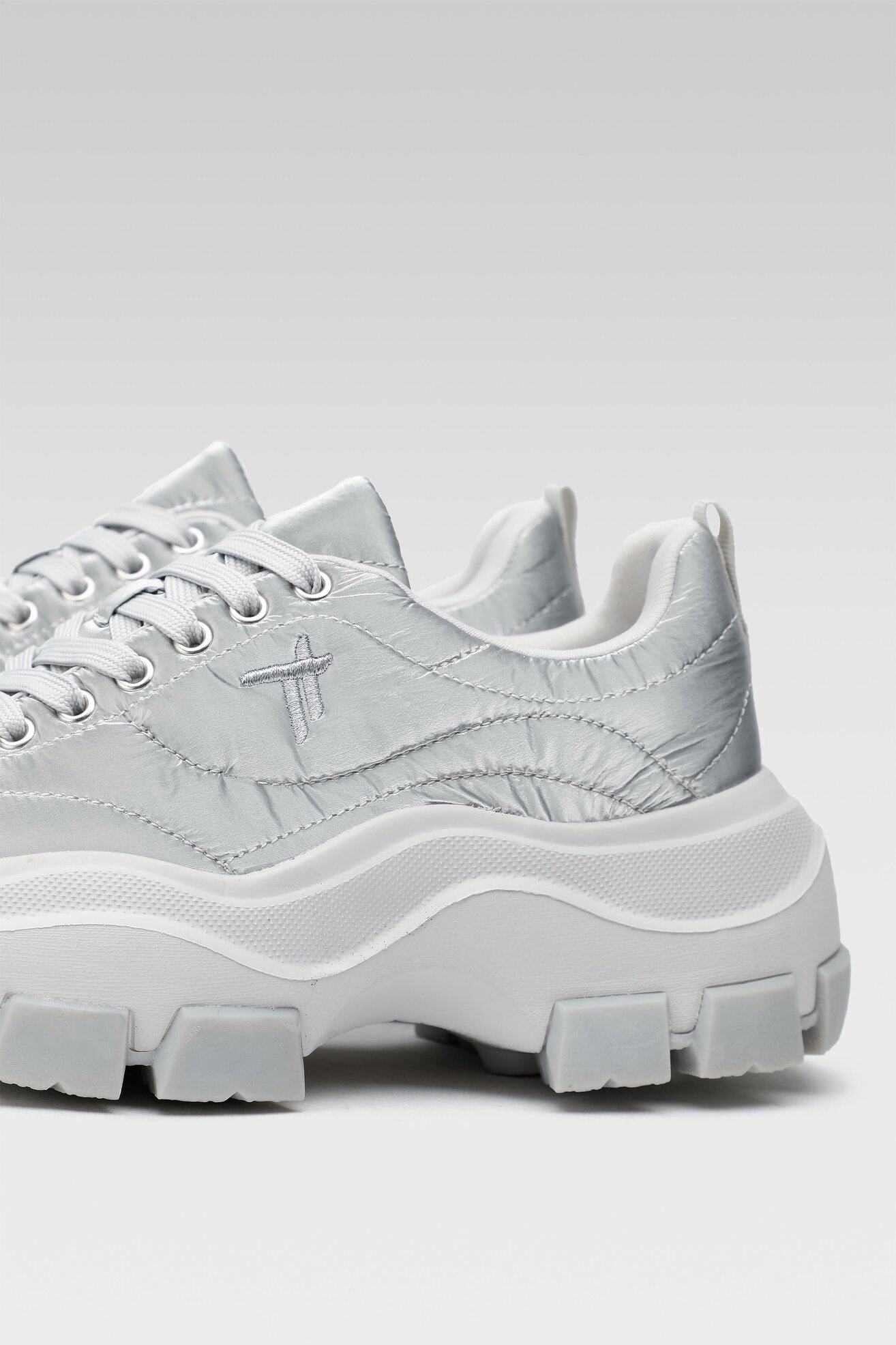 Obuwie sportowe Togoshi WP-FW22-T064 Srebrny