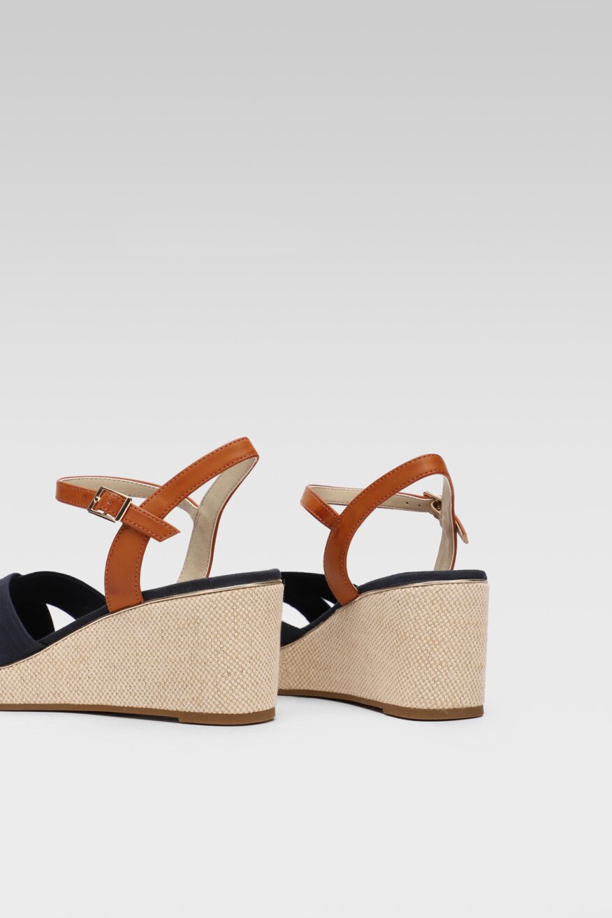 
                Jenny Fairy - Sandały na koturnie granatowe - 5903698222356