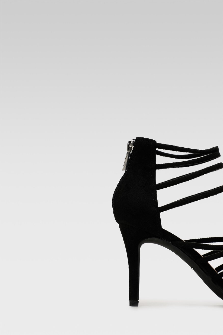 
                Quazi - Sandały czarne z suwakiem - 5904248700508