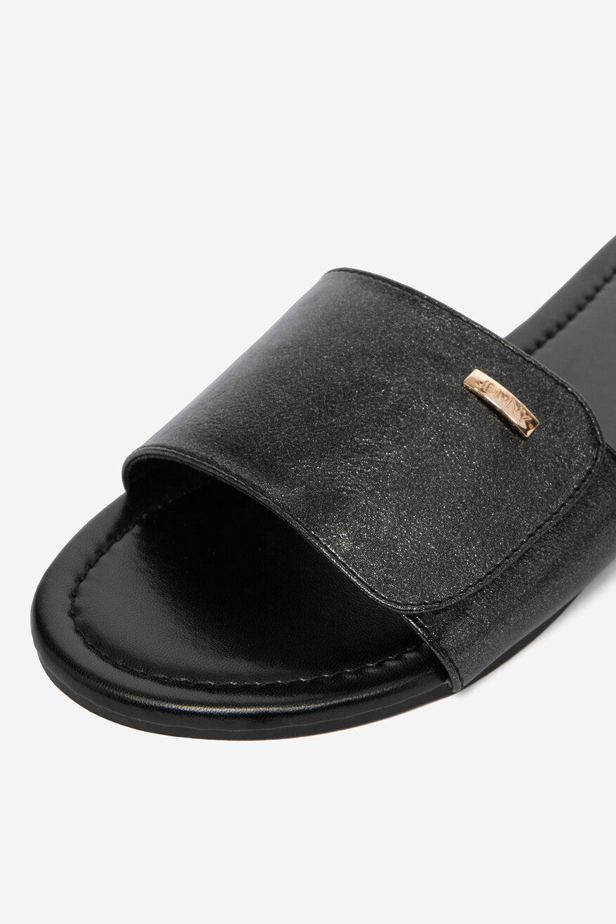 
                Шльопанець Jenny ЧОРНИЙ - 5906751898611