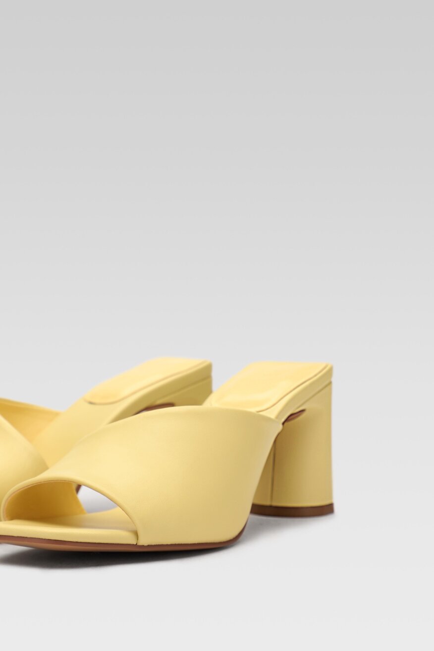 
                Jenny Fairy - Klapki na obcasie pastelowe - 5903698475646