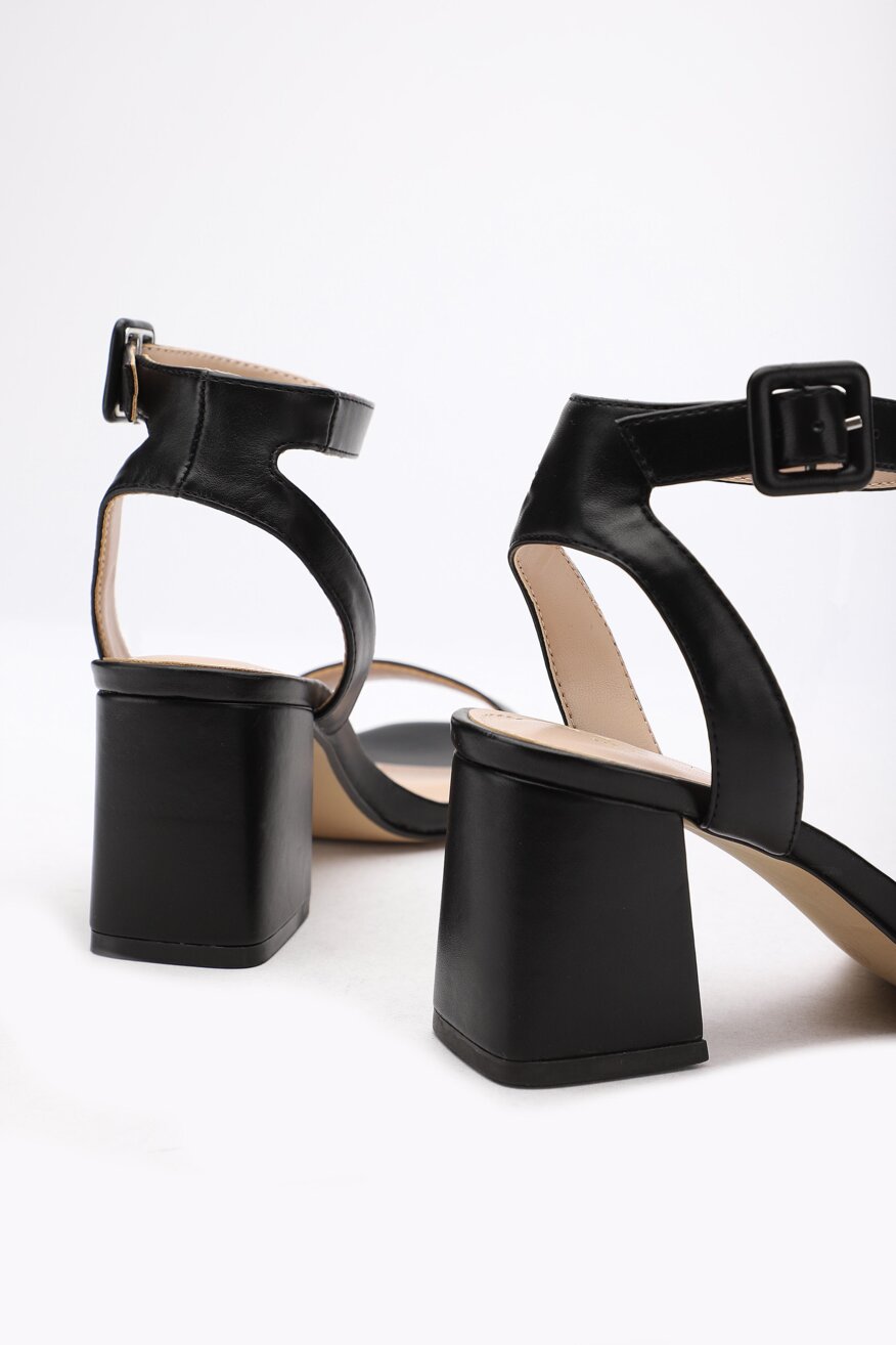 
                Jenny Fairy - Sandały na obcasie czarne - 5903698387642