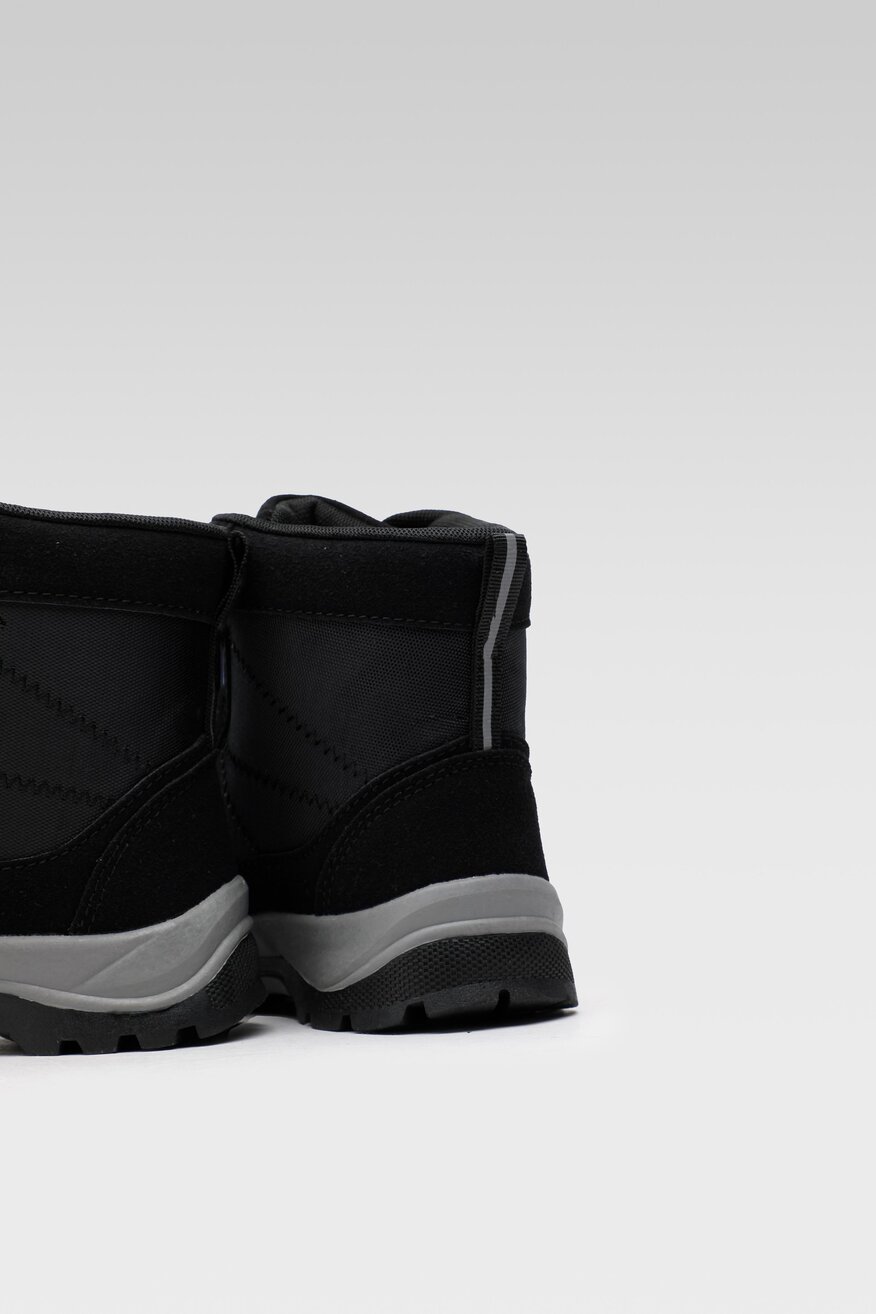 
                Csizma Action Boy FEKETE - 5904862414508