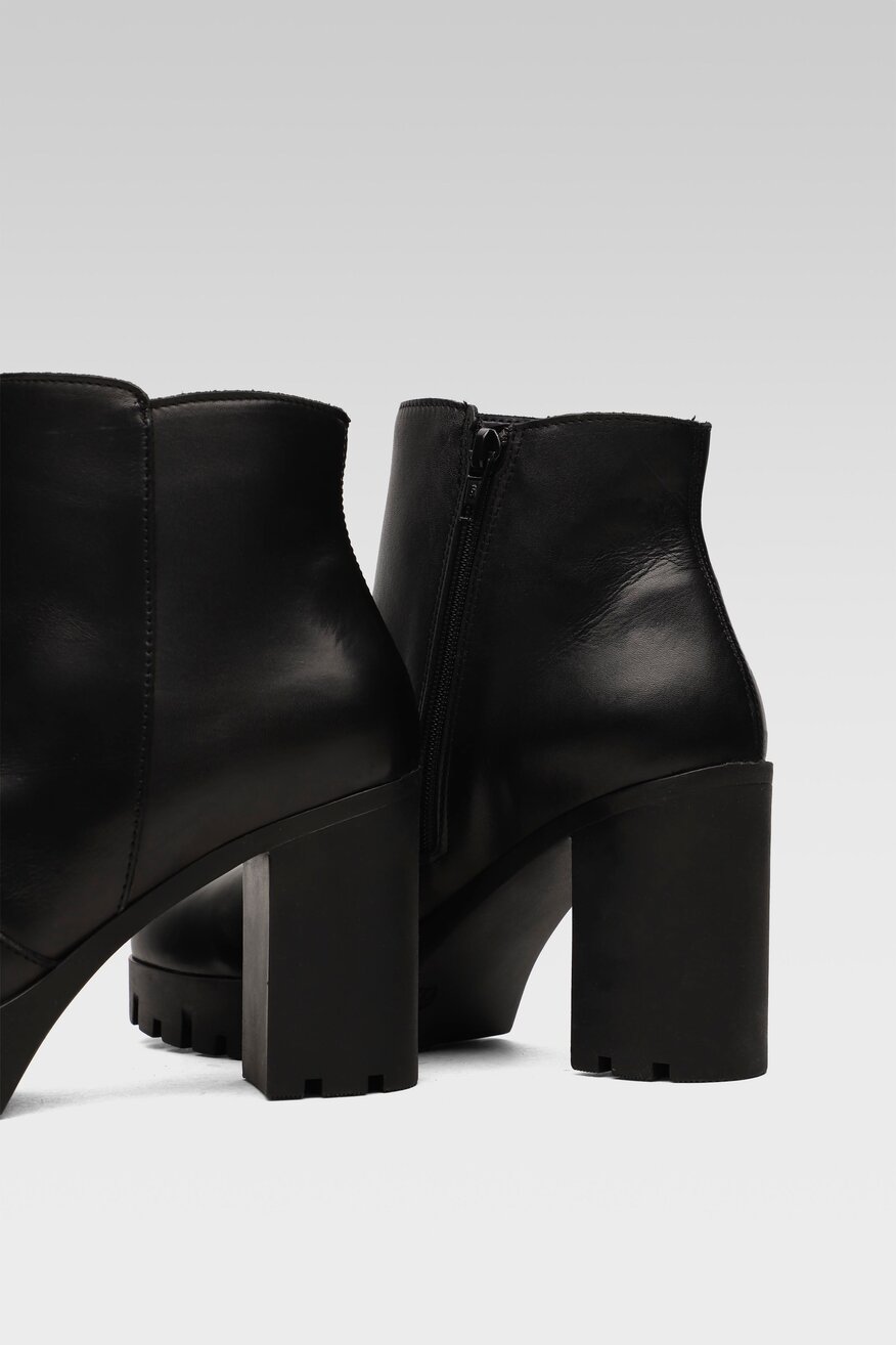 
                Lasocki - Skórzane botki na obcasie - 5903698911601