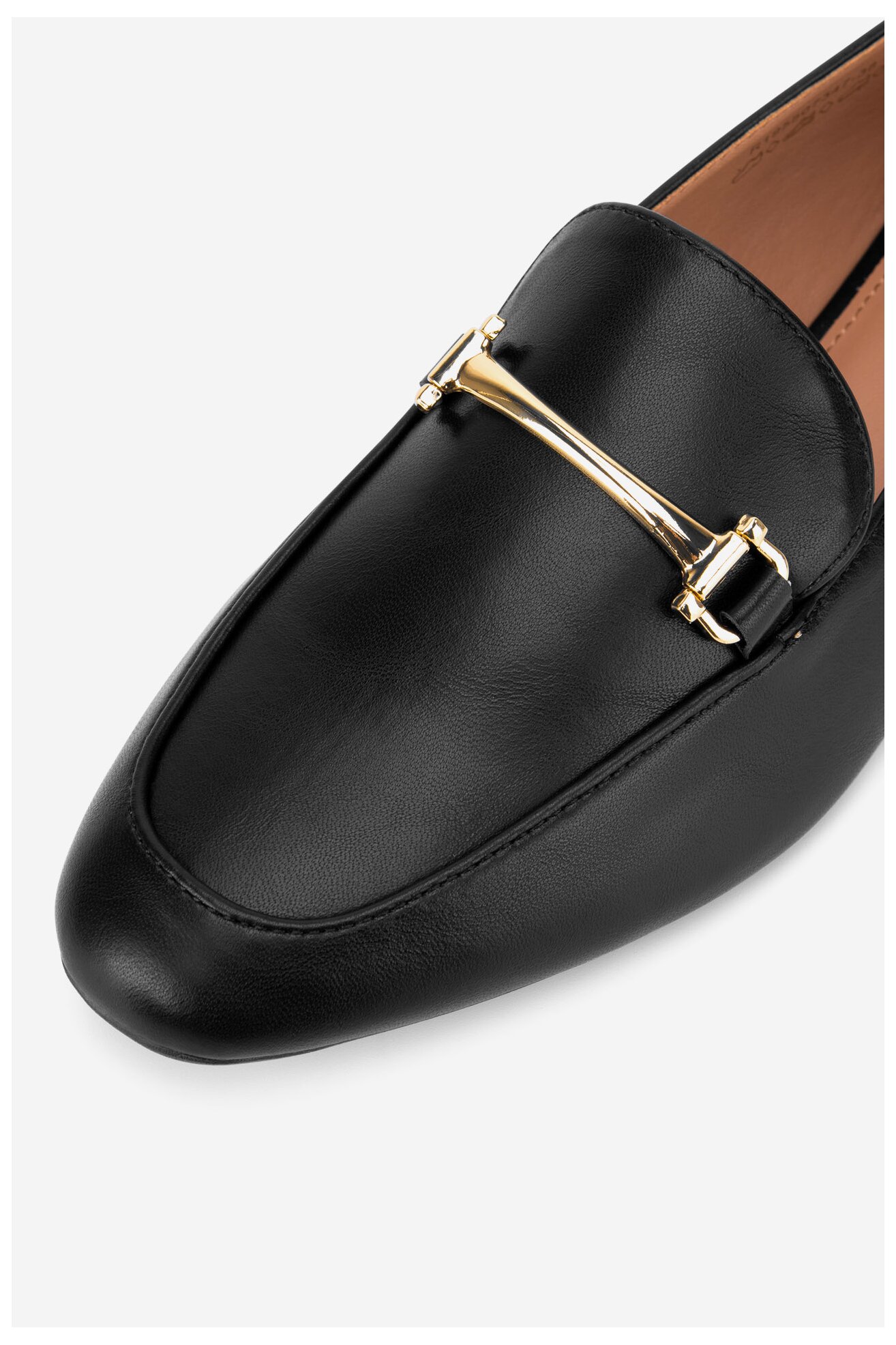 Mokaszin Jenny R195507347 FEKETE