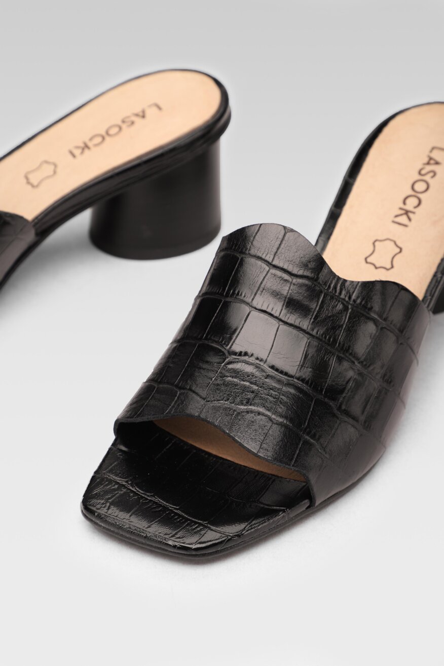 Lasocki - Skórzane klapki na obcasie - 5903698639611