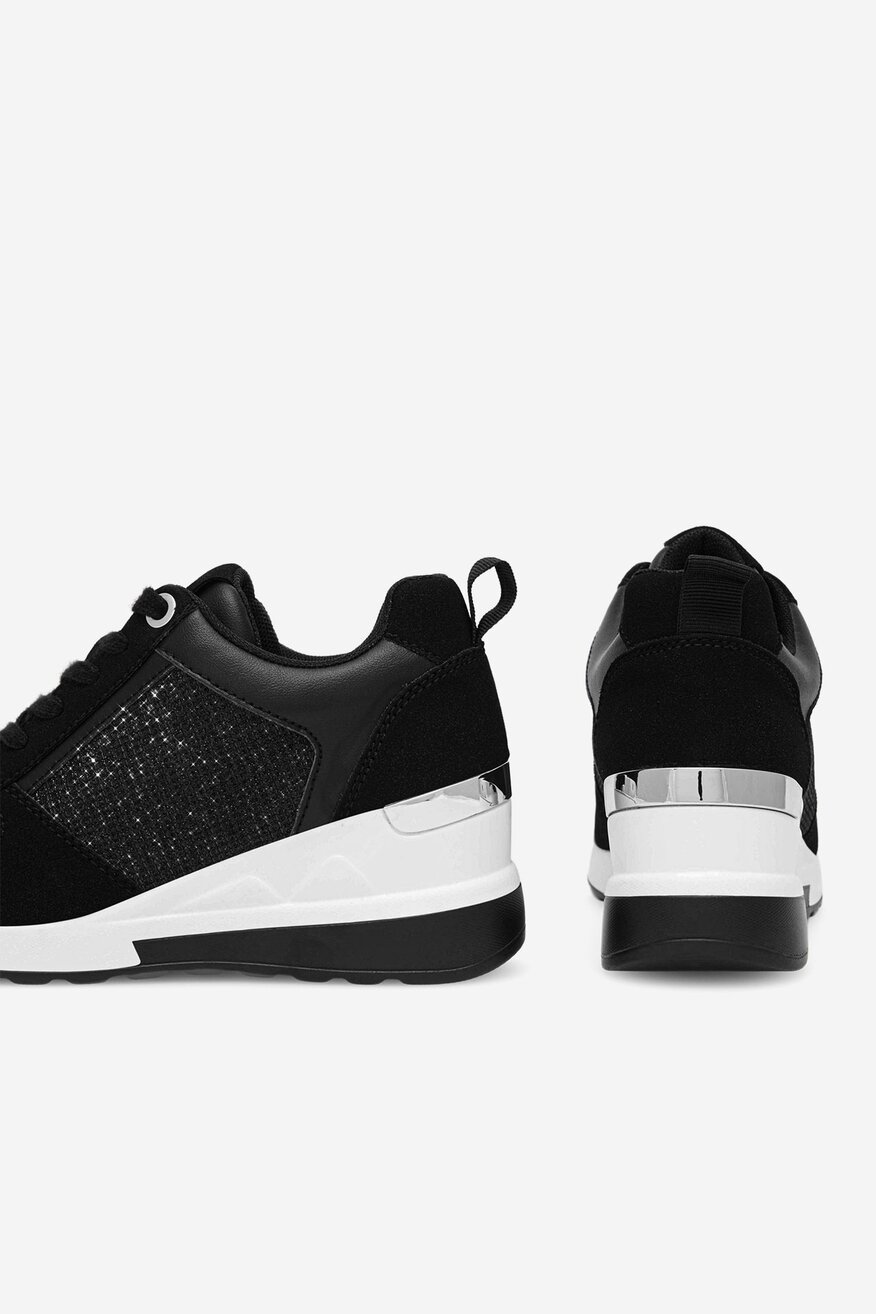 
                Tornacipő Clara Barson FEKETE - 5905588312499