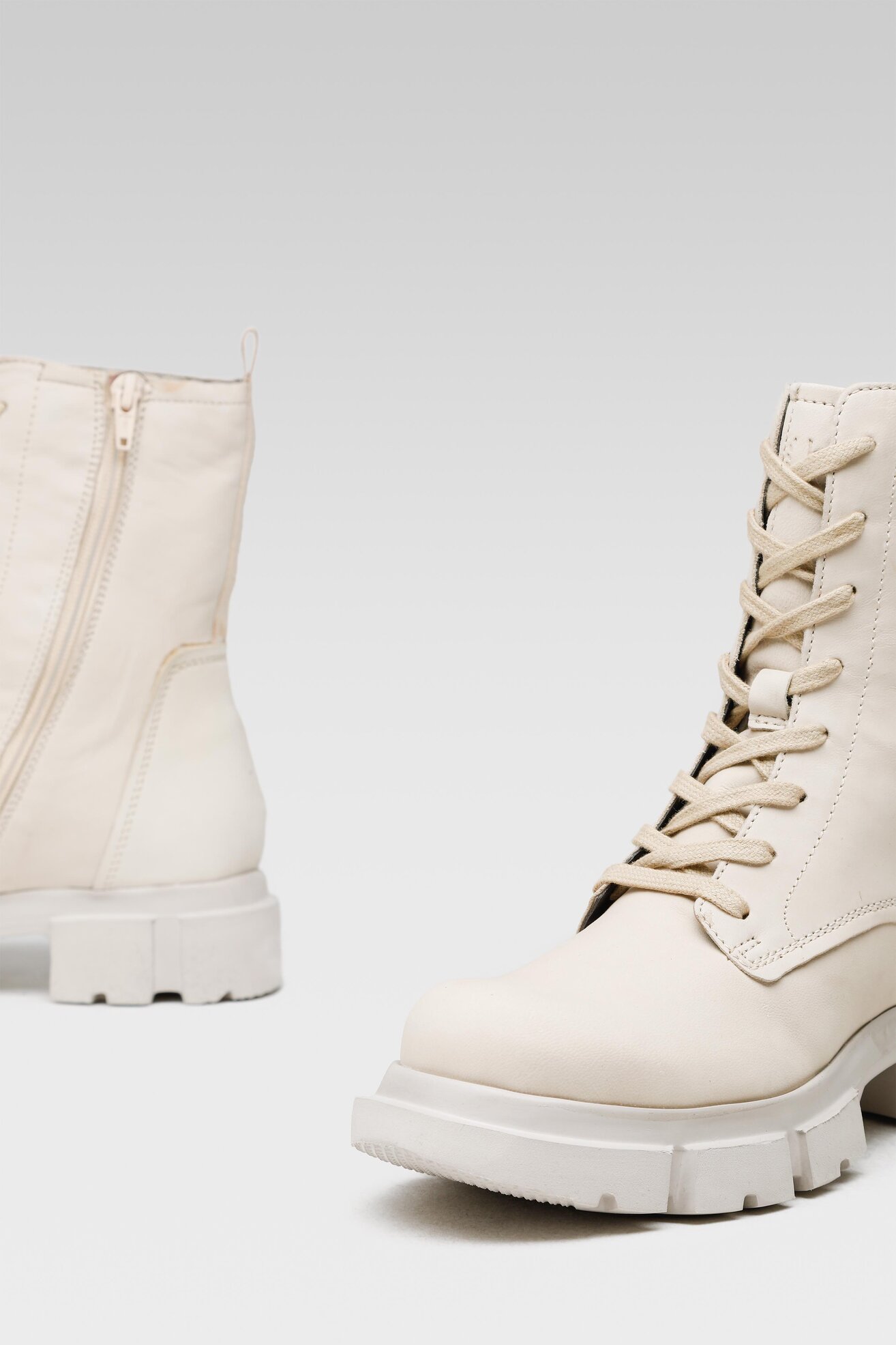 Trzewiki Bugatti 411-A0W30-3500-2100 Beżowy