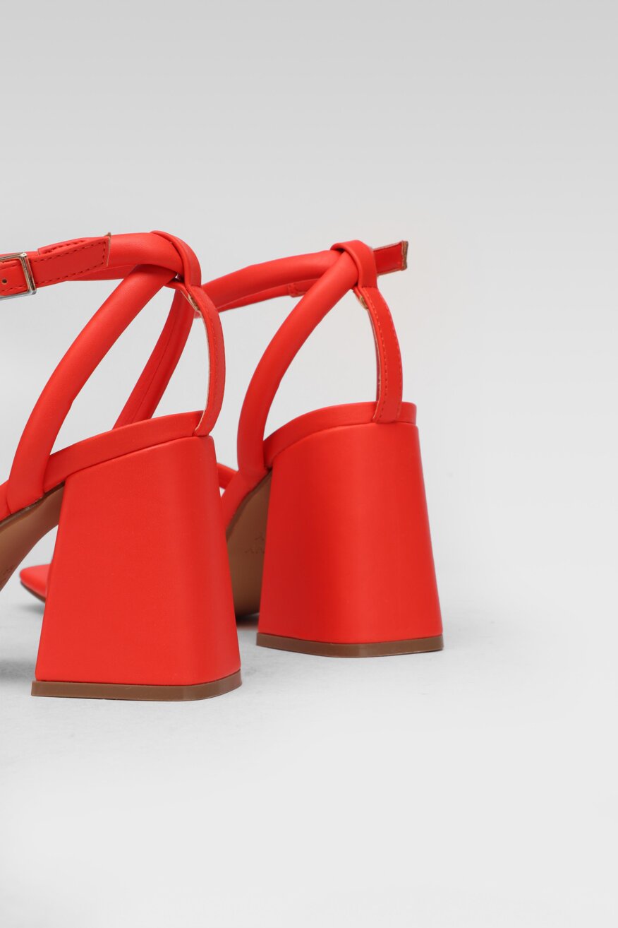 
                Jenny Fairy - Sandały na obcasie czerwone - 5903698610146