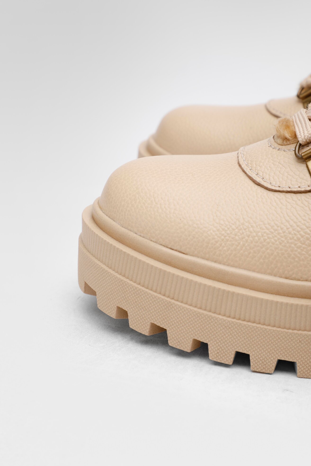 Duboke cipele Lasocki WI16-UTRA-04 BEŽ