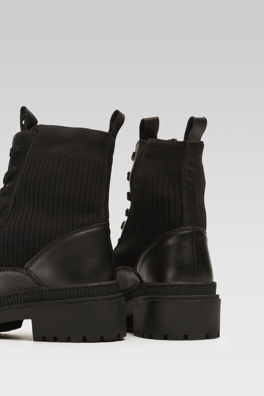 
                Lasocki - Trzewiki skórzane ocieplane - 5904248876920