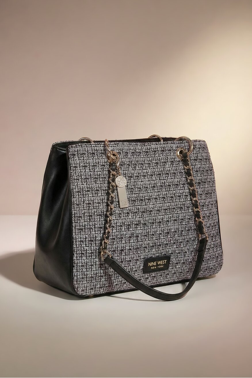 
                Дамска чанта NINE WEST СИВ - 5906751261231