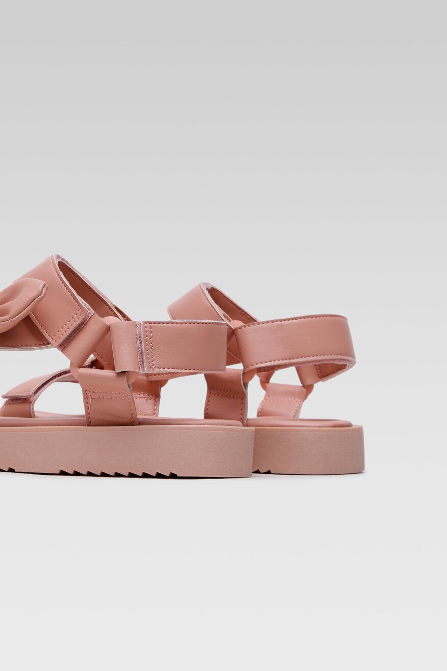 
                Jenny Fairy - Sandały ozdobione kokardami - 5904248712525