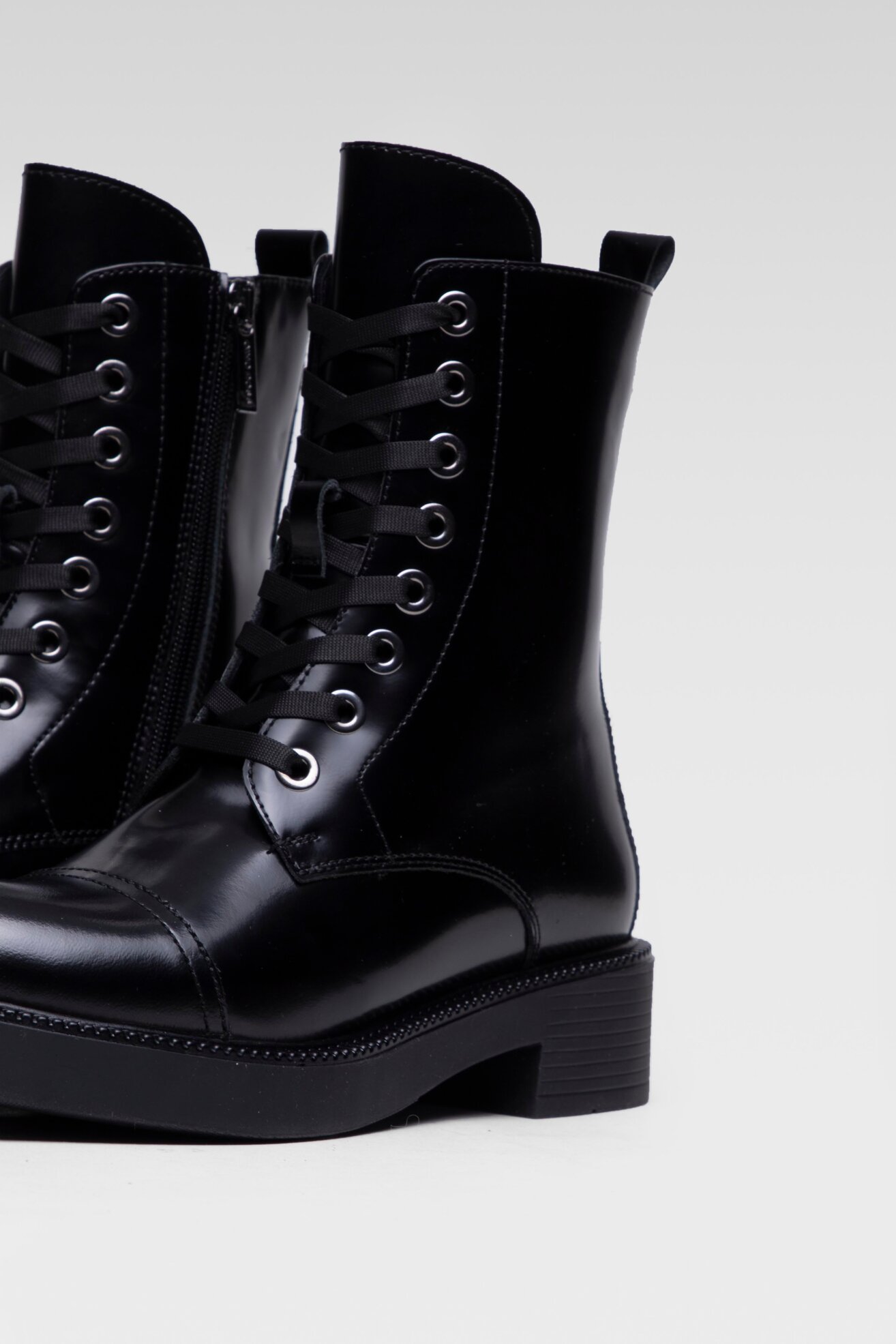 Trzewiki Gino Rossi 01-07 Czarny