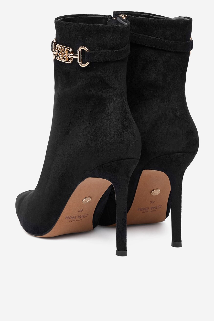 
                Боти NINE WEST ЧЕРЕН - 5906751409251