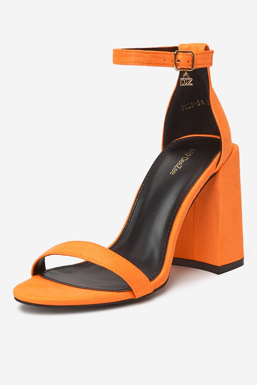 
                DeeZee - Sandały na słupku - 5906751109373