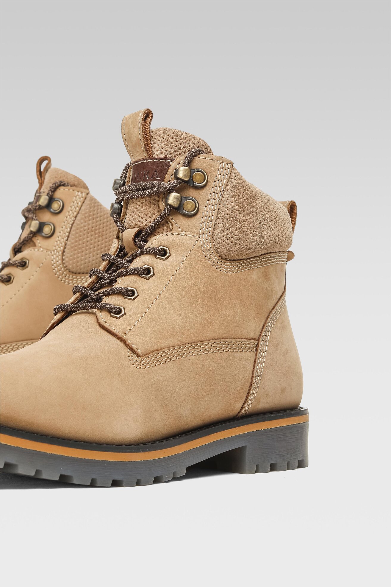 Csizma Badura MI08-BOWER-01 BÉZS