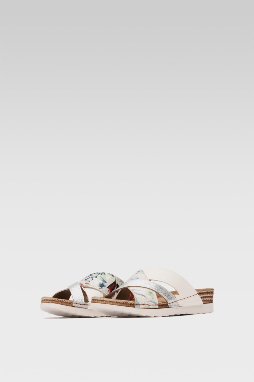 
                Inblu - Klapki z printem białe - 5903698614083