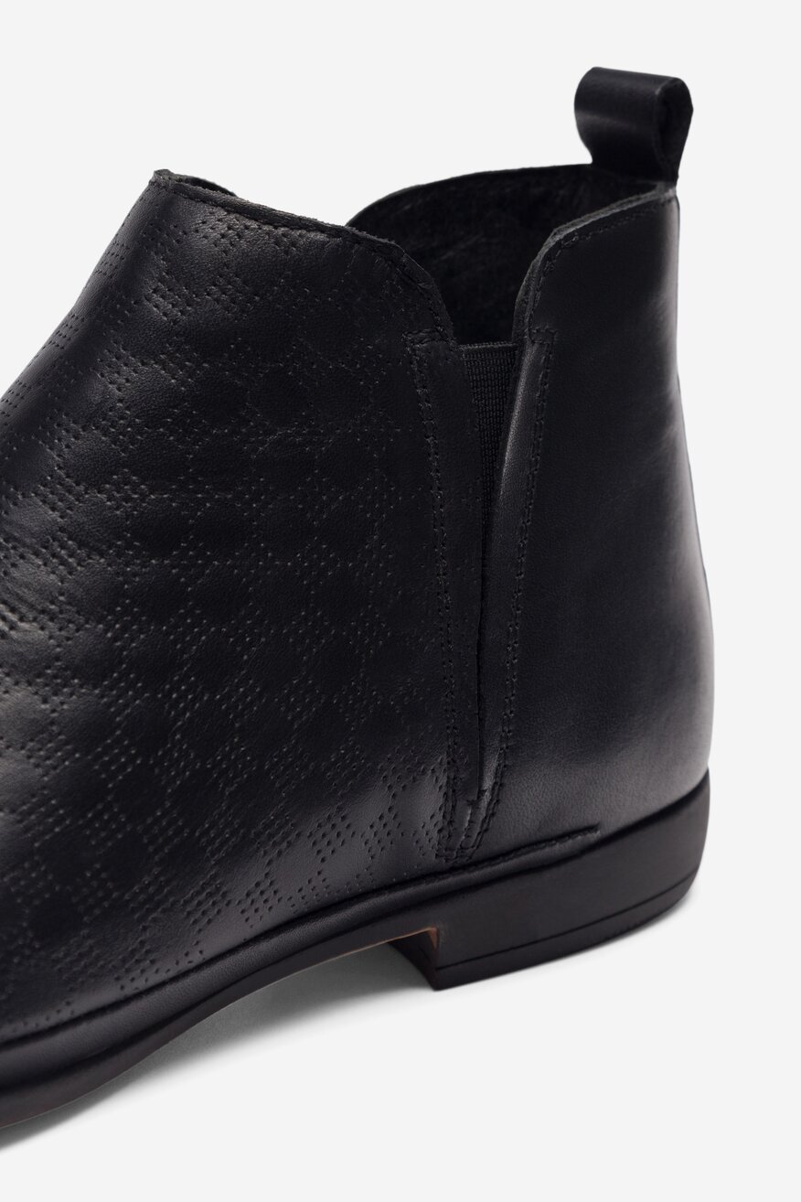 
                Ghete Lasocki NEGRU - 5905588050346