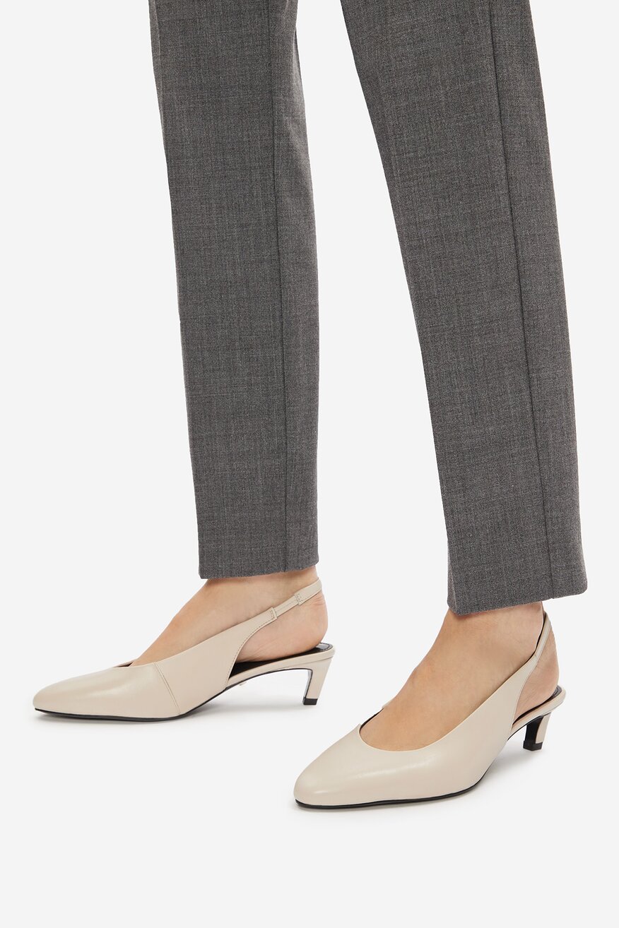 
                Елегантни обувки Gino Rossi СЛОНОВА КОСТ - 5904862334677