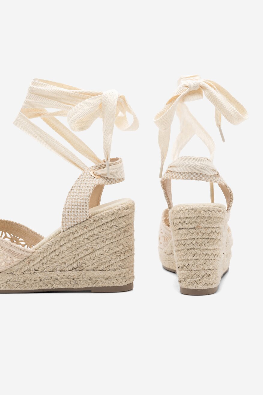 
                DeeZee - Espadryle na koturnie - 5904862778655