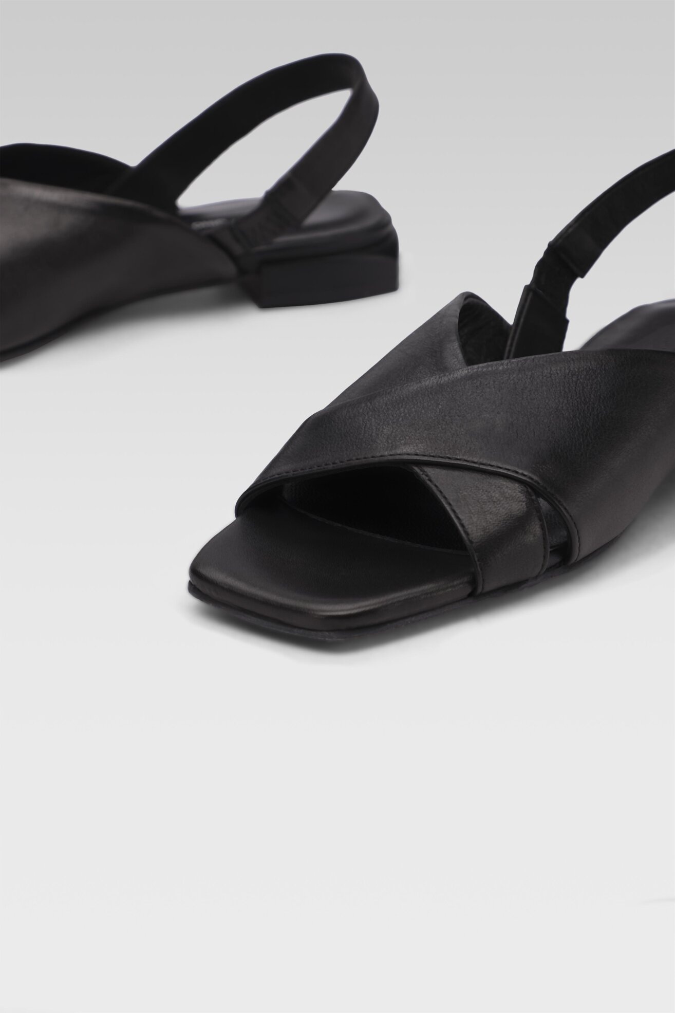 Sandały Gino Rossi 6003 Czarny