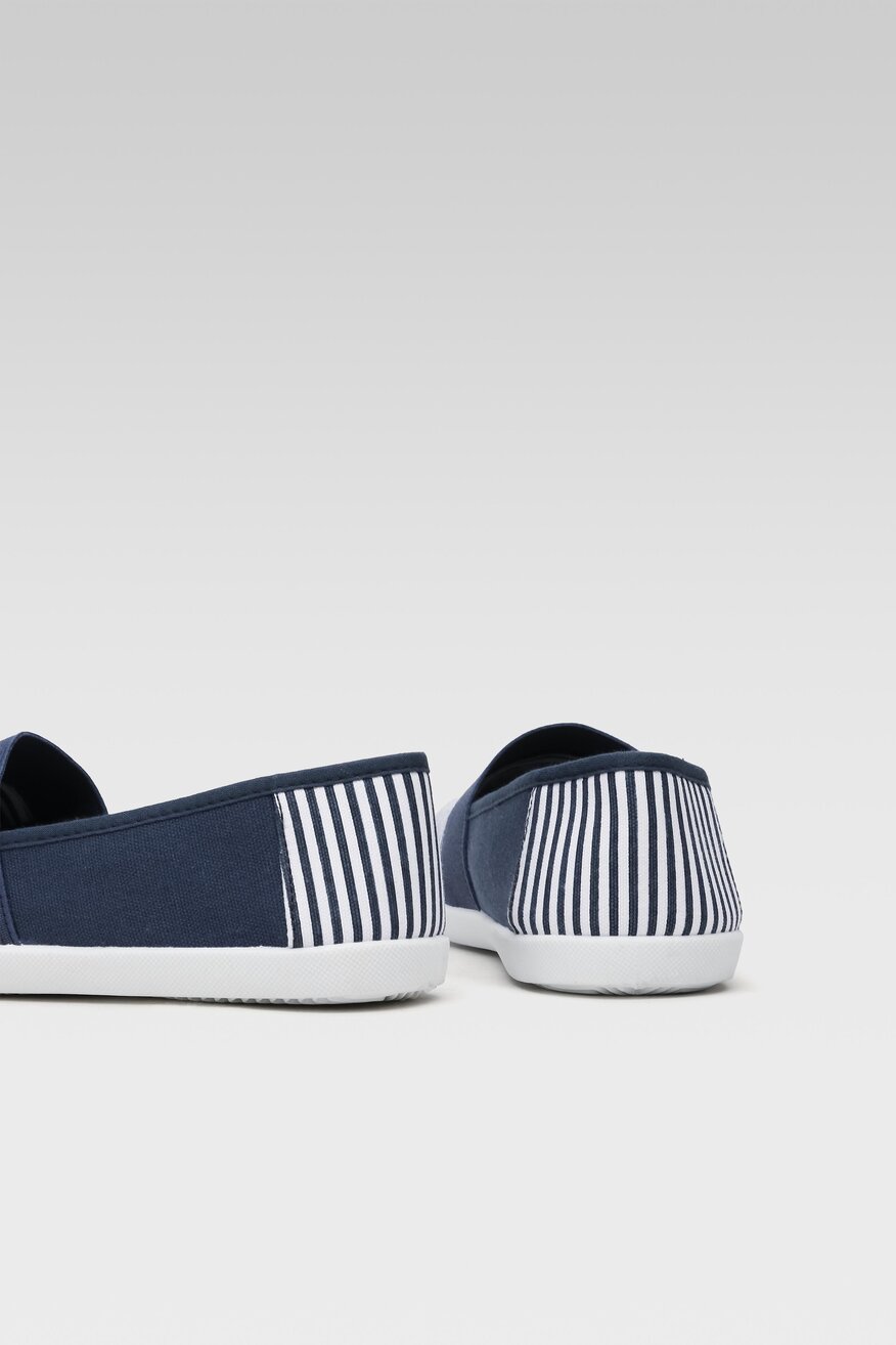 
                Bassano - Trampki granatowe - 5904862736990