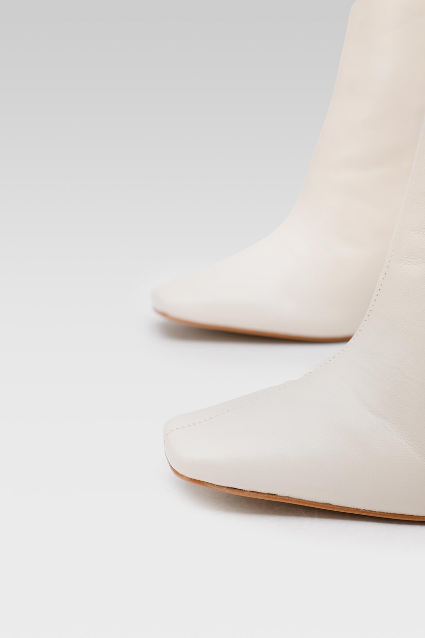 
                SIMPLE - Botki białe - 2230031463743