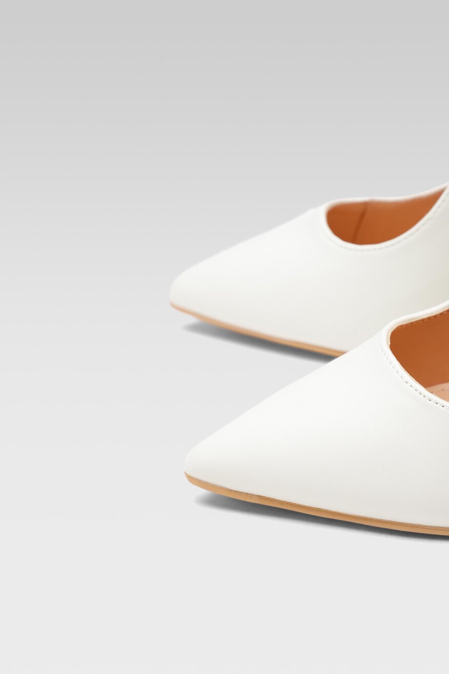 
                Jenny Fairy - Czółenka białe - 5904248826376