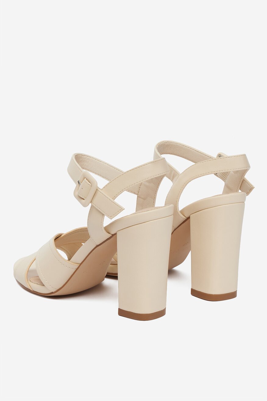 
                Сандали Jenny КРЕМАВ - 5906751843284