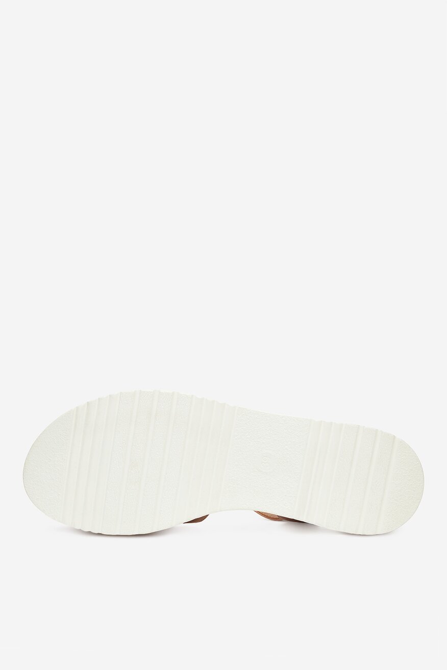 
                Clara Barson - Sandały na koturnie - 5903698794235