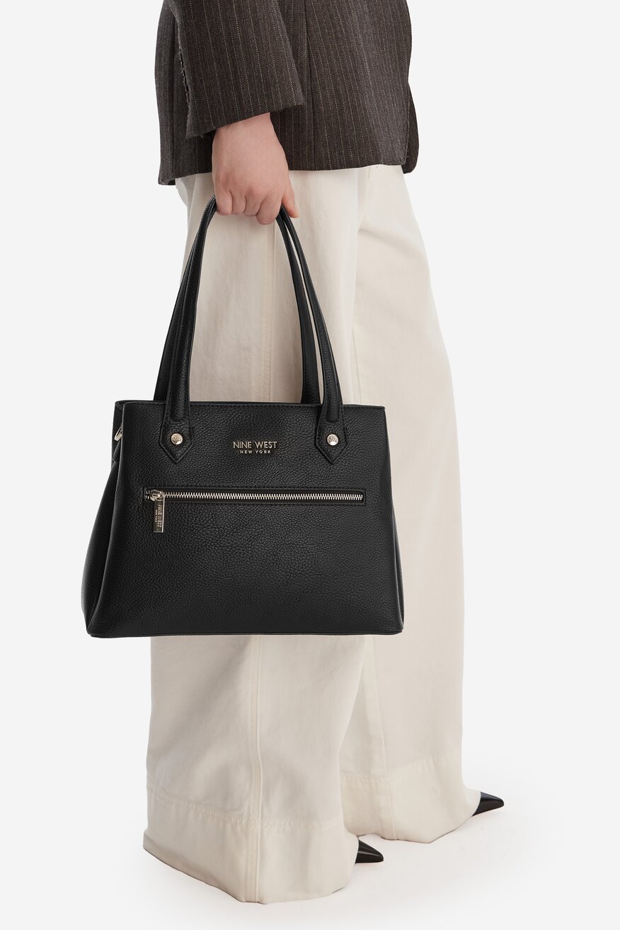 
                Дамска чанта NINE WEST ЧЕРЕН - 5906751631874