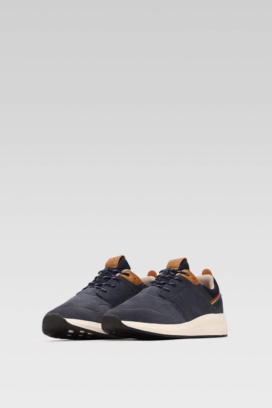 
                Wrangler - Sneakersy zamszowe - 5903698390550