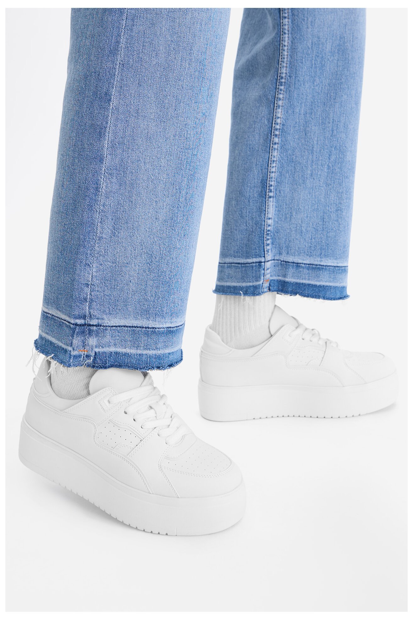 Сникърси Badura CEO-ARNA-01 БЯЛ