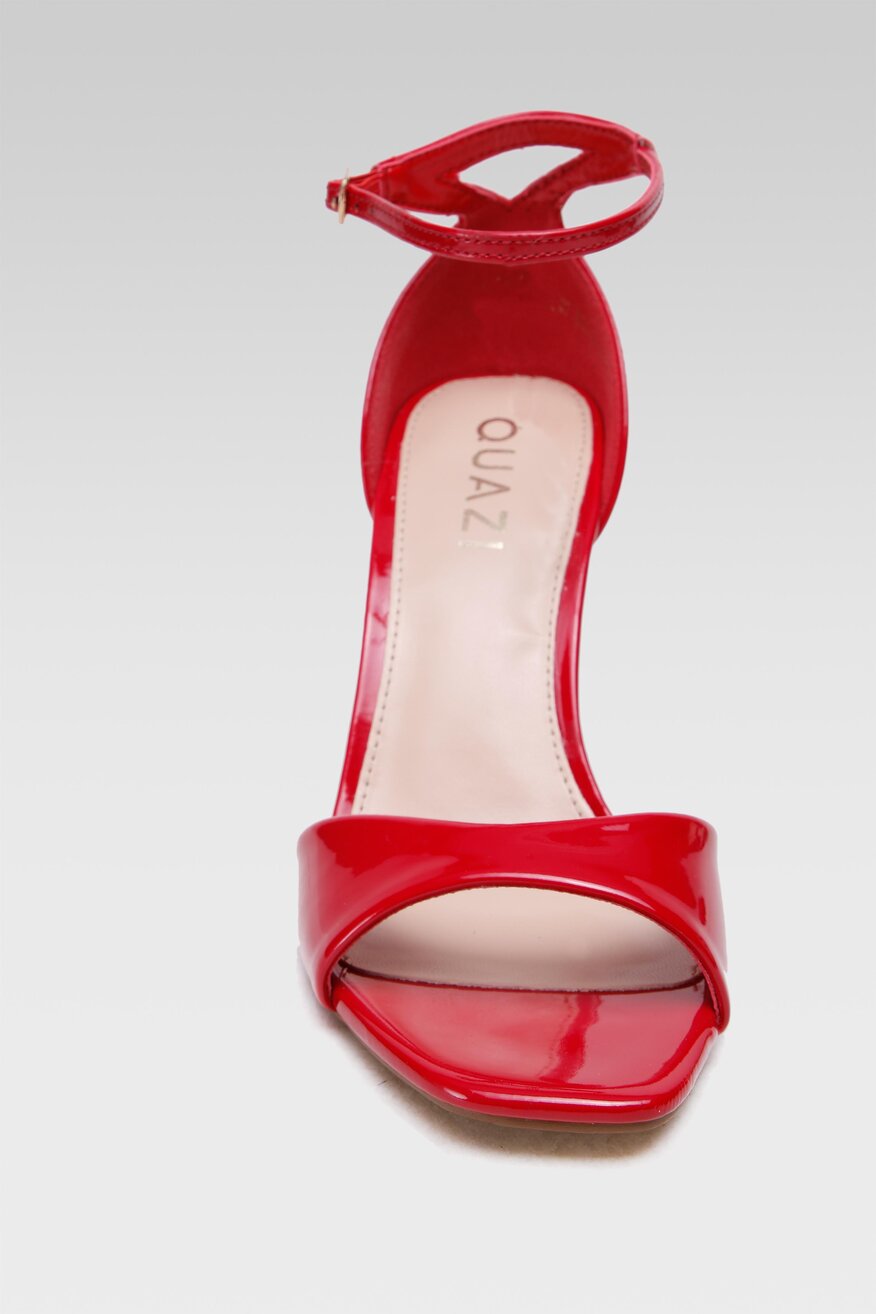 
                Quazi - Sandały czerwone ze sprzączką - 5904248414825