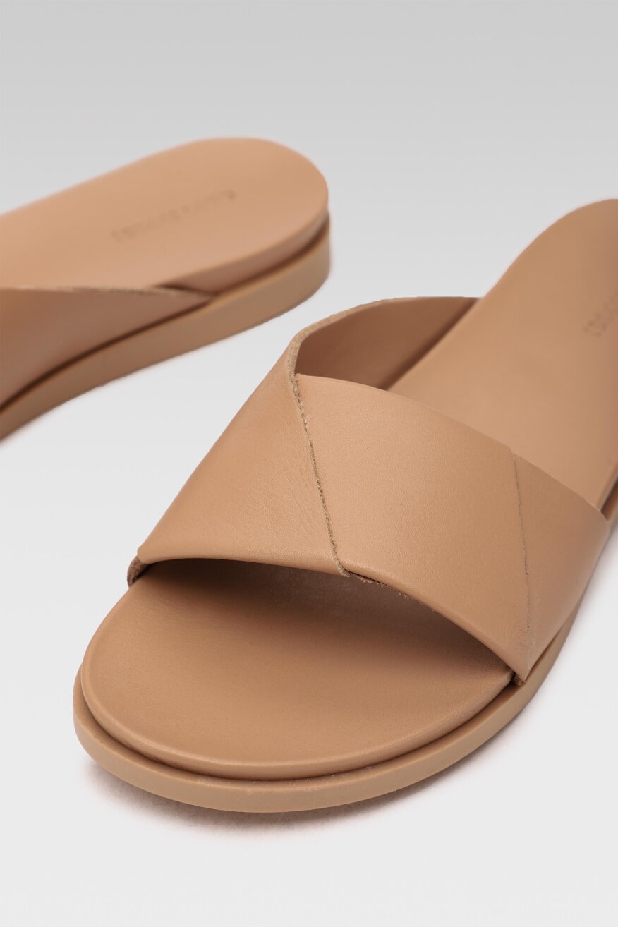 Gino Rossi - Skórzane klapki beżowe - 5903698470665