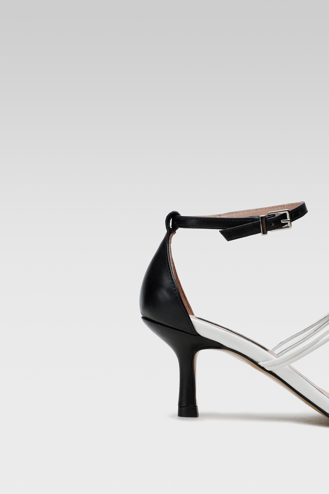 Sandały Gino Rossi 1915-766.925 Czarny