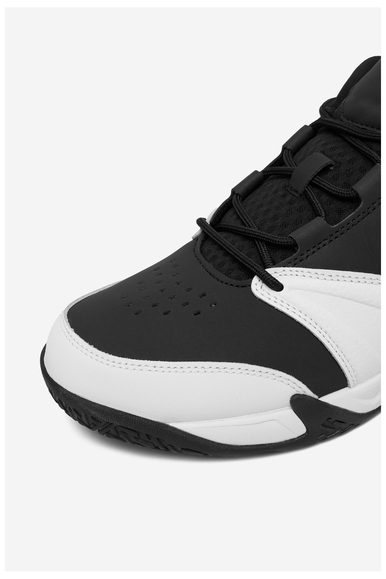 Sportcipő SHAQ CEO-DEVASTATOR LOW AQ95037M-BW FEKETE