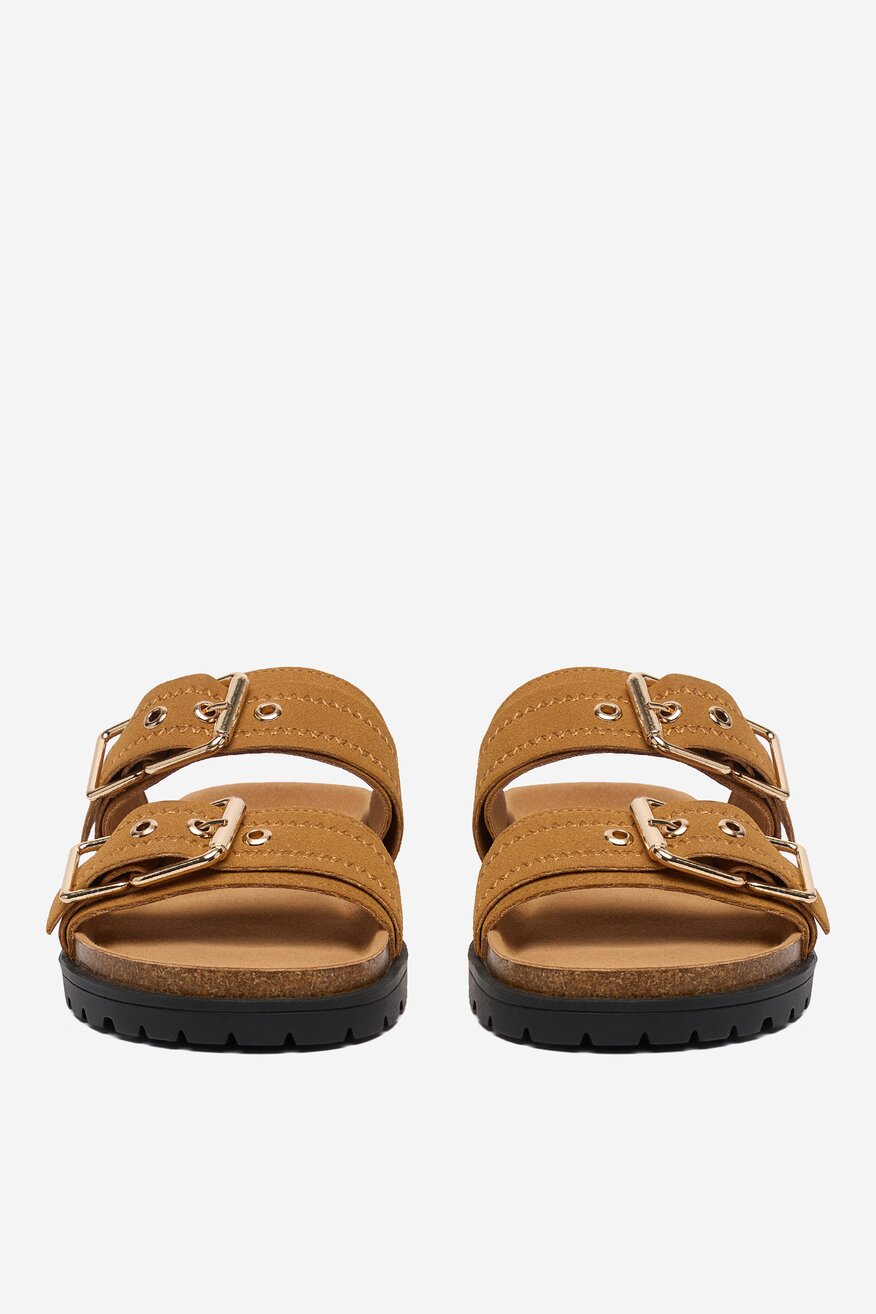 
                Шльопанець DeeZee ВЕРБЛЮЖИЙ - 5906751753323