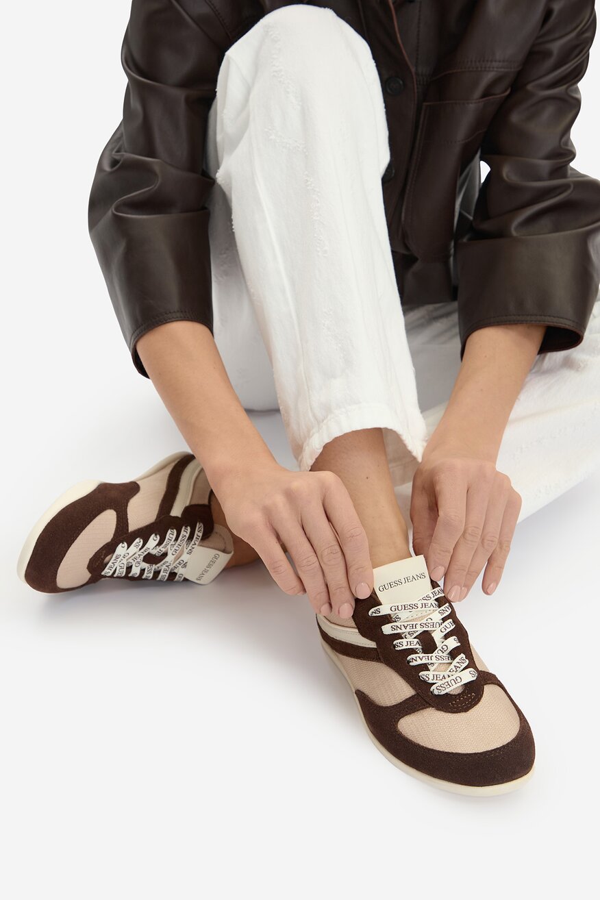 
                Напівчеревик GUESS JEANS КОРИЧНЕВИЙ - 5907964082309