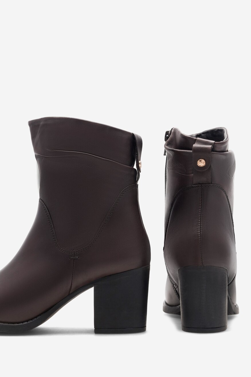 
                Bokacsizma Lasocki BARNA - 5905588086932